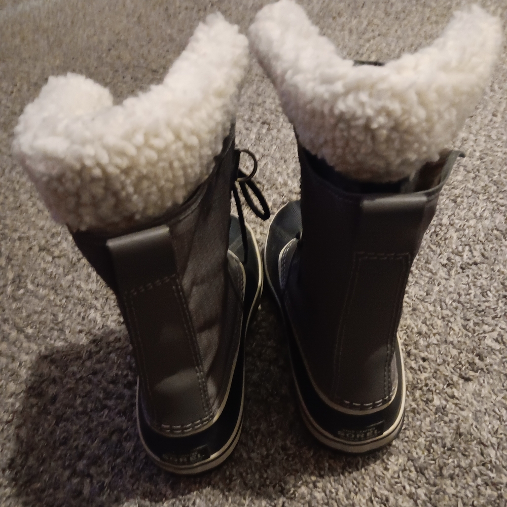 Sorel Black and Gray Lace Up Boots - Picture 6 of 13